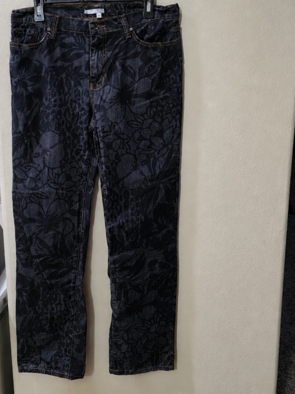 Alberto Makali Black Jeans with Subtle Floral Print